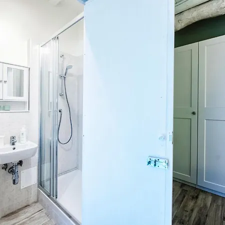 Holiday home Easy Welcome Dimora Antico Borgo Lezzeno